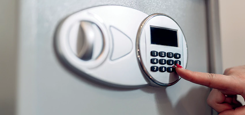 Jewelry Safe Cracking in Lake Forest, California