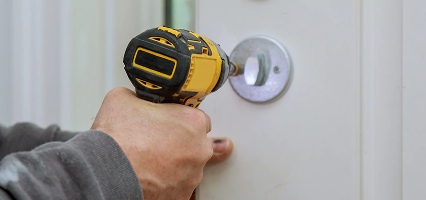 Street Locksmith For Smart Lock Repair in Lake Forest, CA