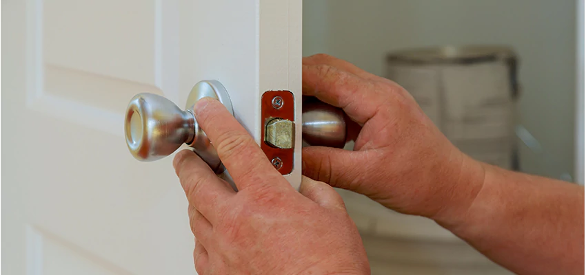 AAA Locksmiths For lock Replacement in Lake Forest, California